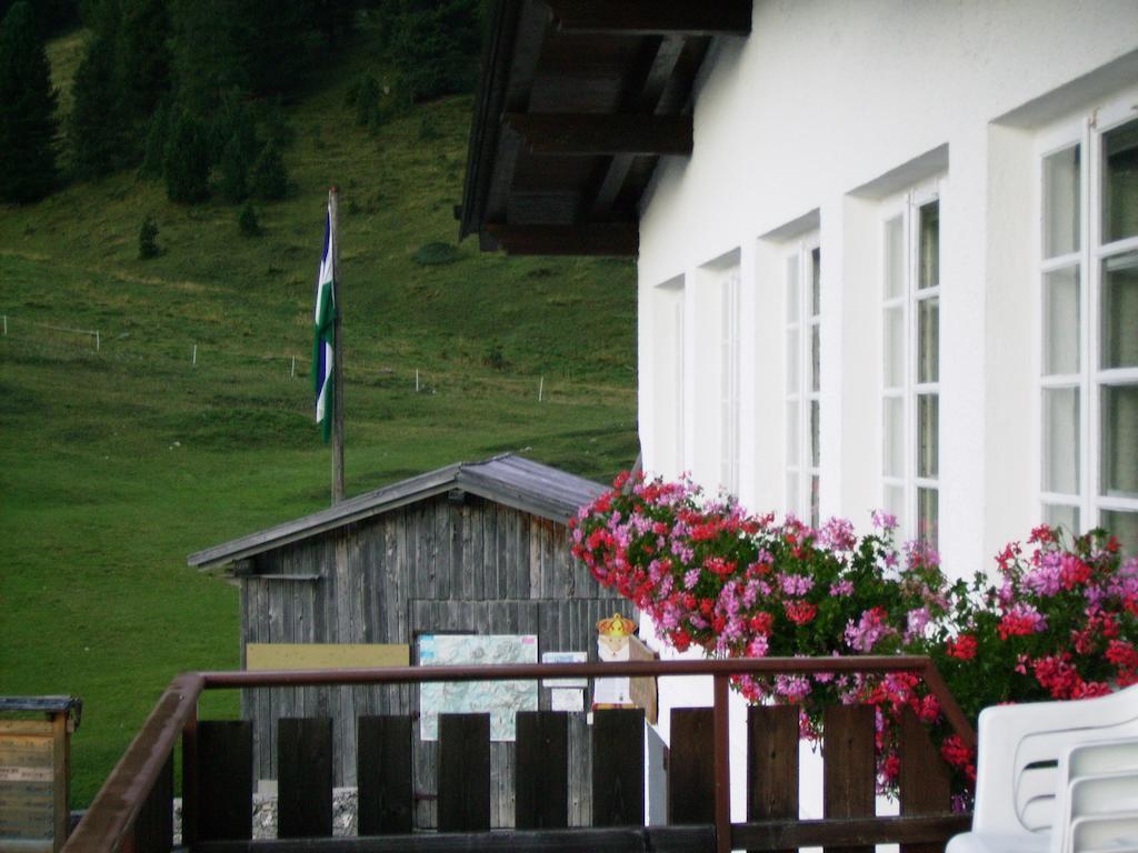 Rifugio Gardeccia Hutte Hotel Pozza di Fassa Exterior foto